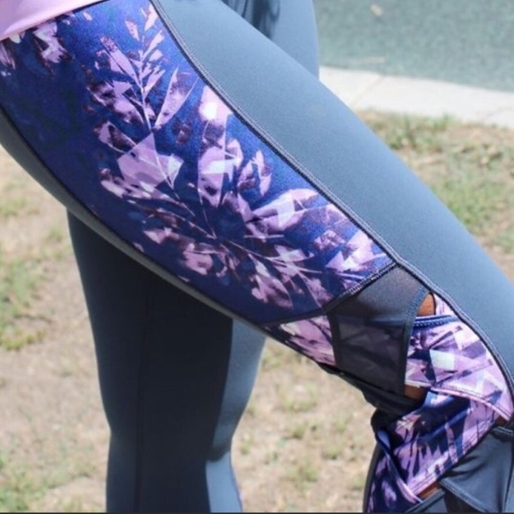 CALIA by Carrie Underwood leggings